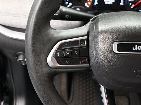 Used 2024 Jeep Compass Latitude w/ Convenience Group AWD/4WD image 28