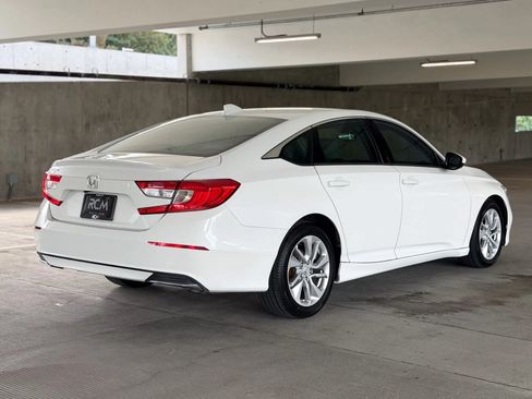 Used 2018 Honda Accord LX image 5