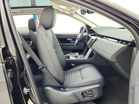 Used 2025 Land Rover Discovery Sport S image 18