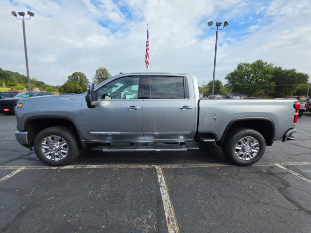 New 2026 Chevrolet Silverado 2500 High Country w/ High Country Premium Package AWD/4WD image 2