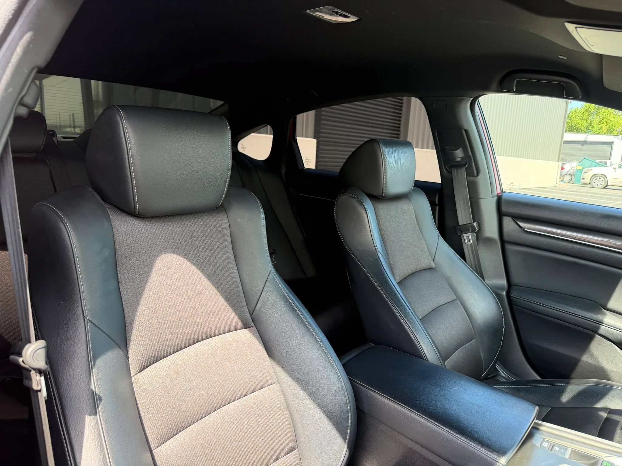 Used 2018 Honda Accord Sport image 31