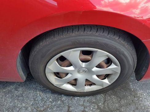 Used 2015 MAZDA MAZDA3 i Sport image 9