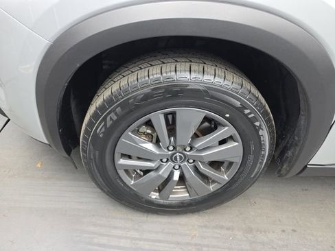 Used 2024 Nissan Pathfinder SV image 15