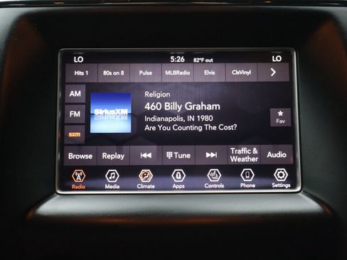 Used 2018 Jeep Grand Cherokee Laredo AWD/4WD image 19