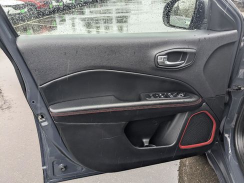 Used 2018 Jeep Compass Trailhawk w/ Navigation Group image 14