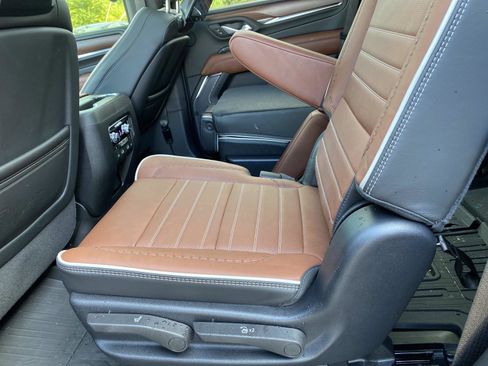 Used 2024 GMC Yukon Denali Ultimate w/ LPO, Floor Liner Package image 24