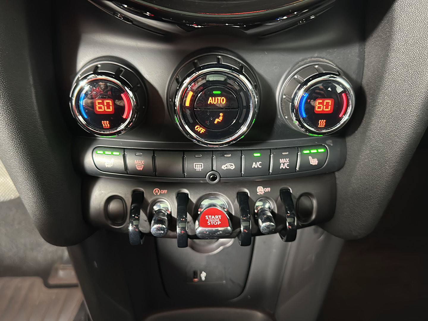 Used 2022 MINI Cooper 2-Door Hardtop FWD image 21