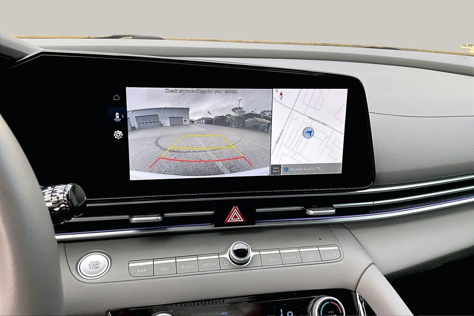Used 2025 Hyundai Elantra SEL FWD image 29
