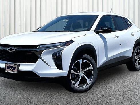 New 2026 Chevrolet Trax RS w/ Sunroof Package FWD image 14