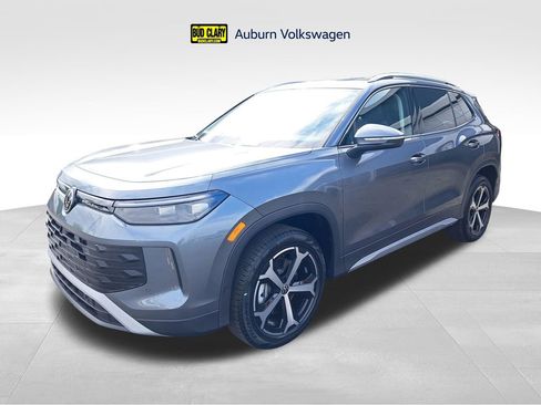 New 2026 Volkswagen Tiguan SE AWD/4WD image 1
