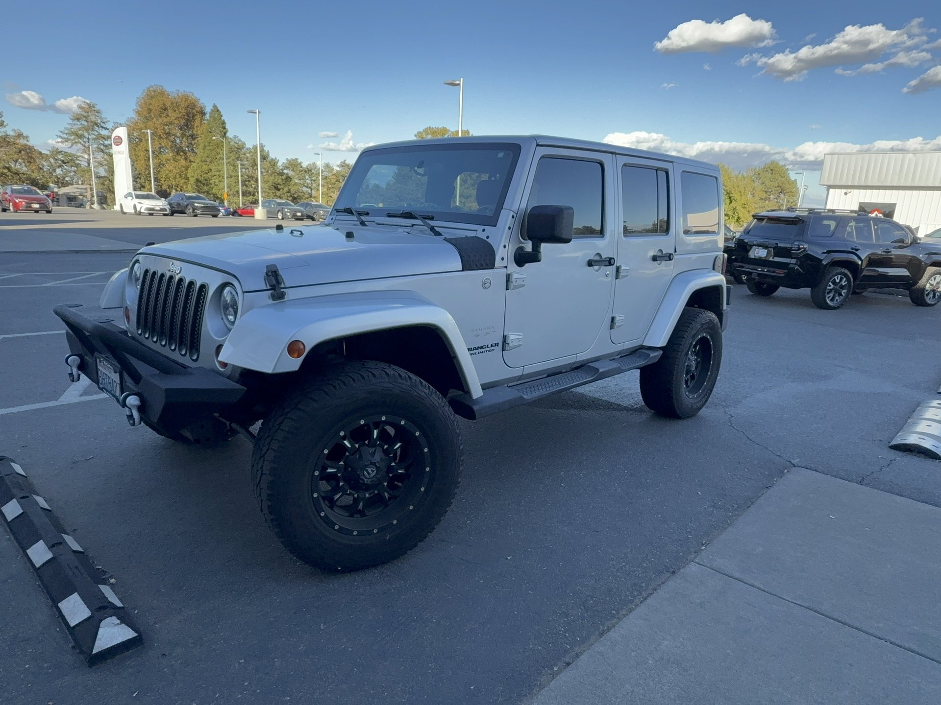 Used 2012 Jeep Wrangler Unlimited Sahara w/ Connectivity Group AWD/4WD image 1