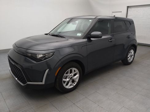 Used 2025 Kia Soul S FWD image 2
