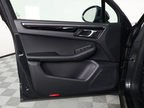 Certified 2026 Porsche Macan AWD/4WD image 20