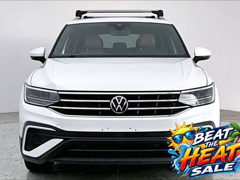 Used 2022 Volkswagen Tiguan SE FWD image 3