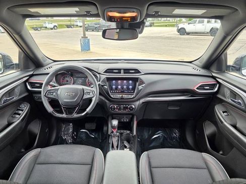 Used 2022 Chevrolet TrailBlazer RS w/ Technology Package FWD image 19