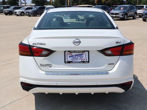 Used 2023 Nissan Altima 2.5 SV AWD/4WD image 6