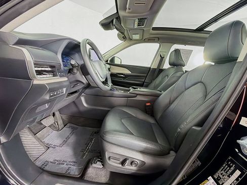 Used 2024 Toyota Grand Highlander AWD Hybrid image 12