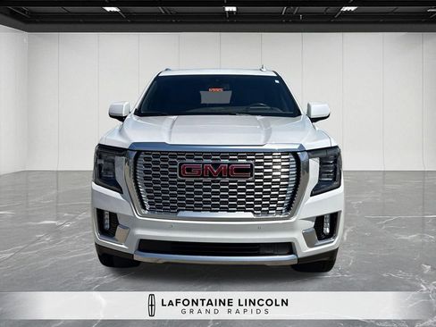 Used 2022 GMC Yukon Denali AWD/4WD image 8