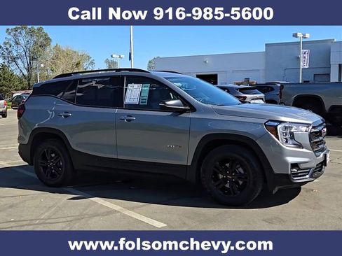 Used 2024 GMC Terrain AT4 AWD/4WD image 2