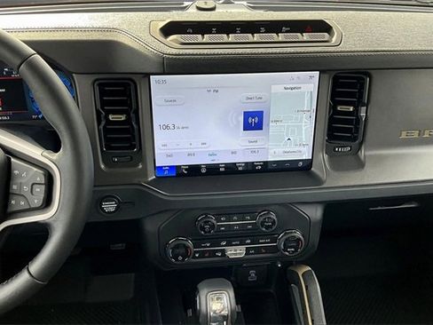 New 2025 Ford Bronco Badlands image 7