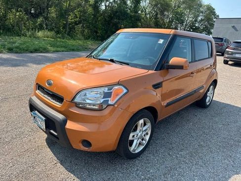 Used 2011 Kia Soul + FWD image 3