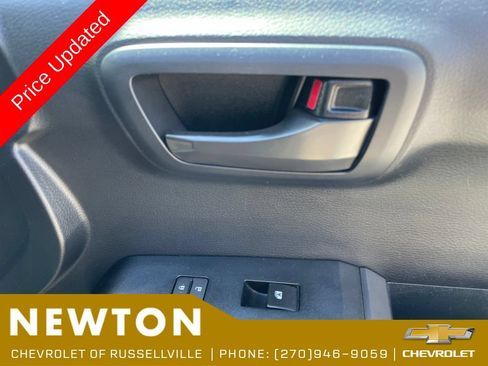 Used 2018 Toyota Tacoma TRD Off-Road w/ Technology Package RWD image 25