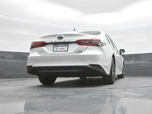 Used 2024 Toyota Camry XLE w/ Navigation Package FWD image 39