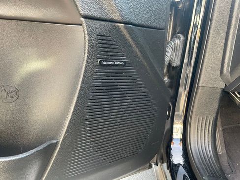 Used 2016 Dodge Challenger SRT Hellcat image 18