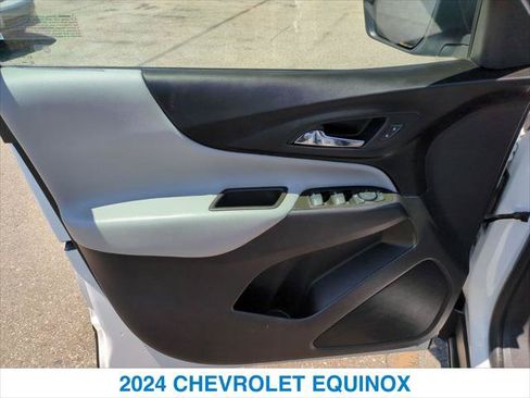 Used 2024 Chevrolet Equinox LS FWD image 12