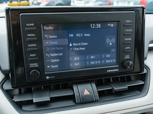 Used 2020 Toyota RAV4 XLE image 28