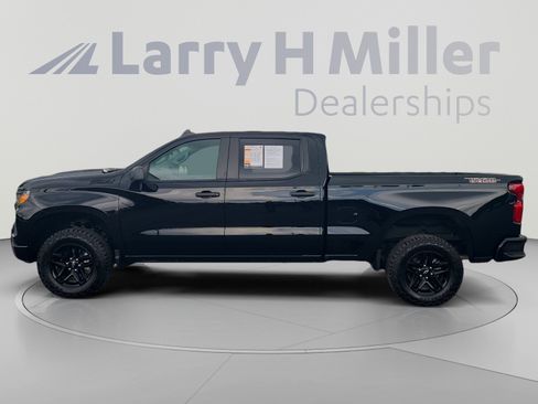 Used 2025 Chevrolet Silverado 1500 Custom Trail Boss w/ LPO, Dark Essentials Package AWD/4WD image 2
