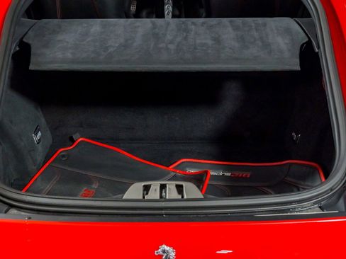 Used 2018 Ferrari 812 Superfast RWD image 44