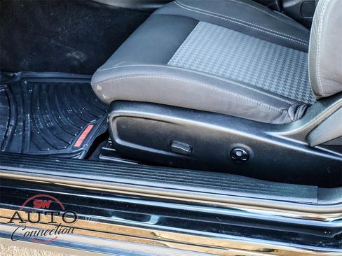 Used 2021 Dodge Challenger SXT image 18