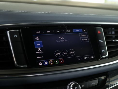 Used 2022 Buick Enclave Essence w/ Sport Touring Edition image 12