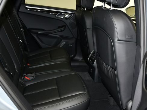 New 2026 Porsche Macan AWD/4WD image 31