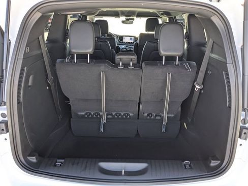 New 2026 Chrysler Pacifica Select FWD image 12