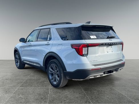 New 2025 Ford Explorer Active w/ Active Comfort Package image 3