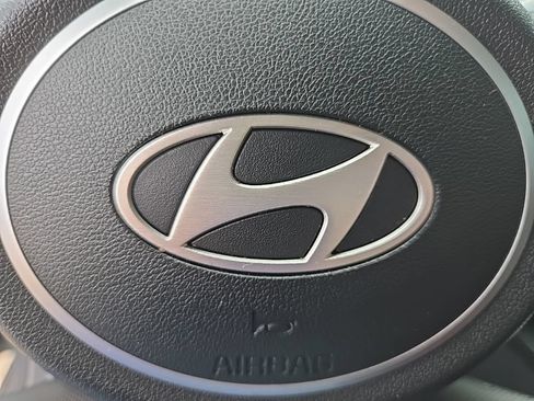 Used 2025 Hyundai Elantra SE FWD image 80