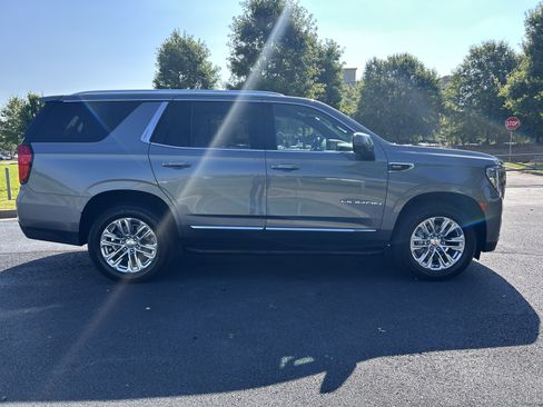 Used 2021 GMC Yukon SLT w/ SLT Luxury Package RWD image 10