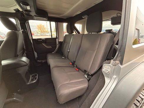 Used 2018 Jeep Wrangler Unlimited Sport S AWD/4WD image 33