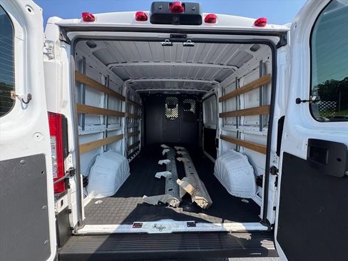 Used 2025 RAM ProMaster 2500 w/ U-Haul Equipment Group FWD image 13