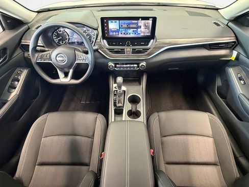 New 2026 Nissan Altima 2.5 SV FWD image 2