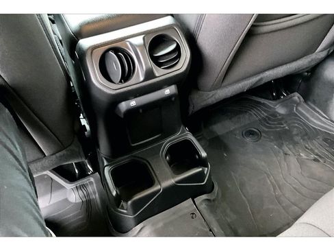 Used 2023 Jeep Wrangler Willys image 30