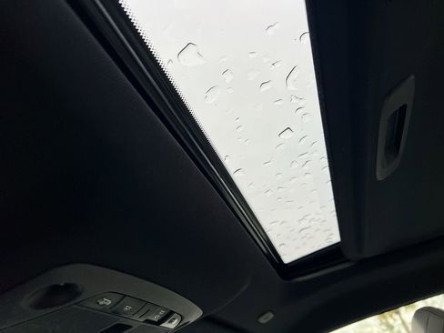 Used 2018 INFINITI Q60 2.0t w/ Sensory Package 2.0T Luxe image 28