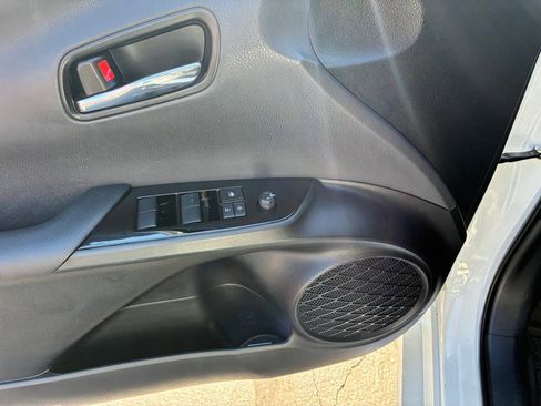 Used 2022 Toyota Prius Prime Limited image 18