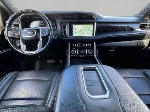 Used 2024 GMC Yukon XL Denali w/ Advanced Technology Package image 16