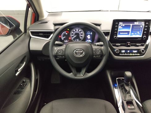 Used 2021 Toyota Corolla LE w/ LE Convenience Package FWD image 22