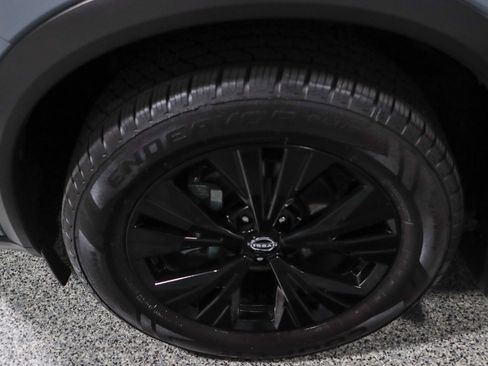 Used 2023 Nissan Rogue SV w/ SV Premium B Package FWD image 11
