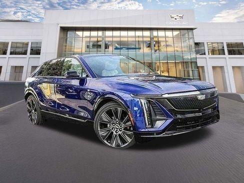 Used 2026 Cadillac Lyriq Signature Sport RWD image 3