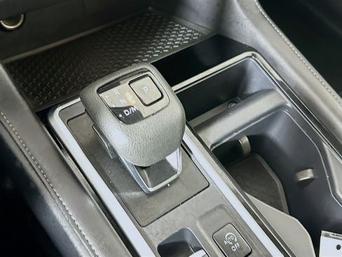 Used 2025 Nissan Pathfinder SV image 24